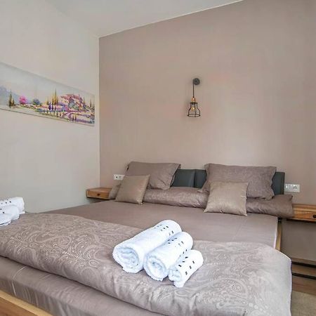 Elegant & Stylish 2 Bedroom Top Central Apartment Sofya Dış mekan fotoğraf