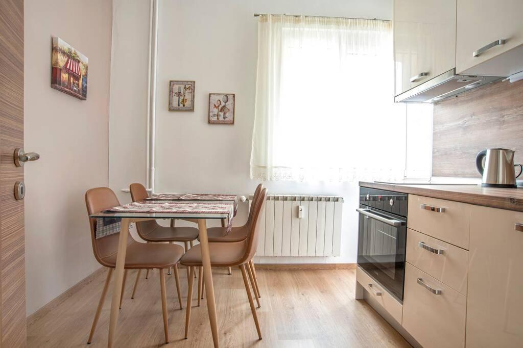 Elegant & Stylish 2 Bedroom Top Central Apartment Sofya Dış mekan fotoğraf