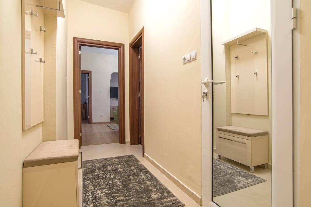 Elegant & Stylish 2 Bedroom Top Central Apartment Sofya Dış mekan fotoğraf